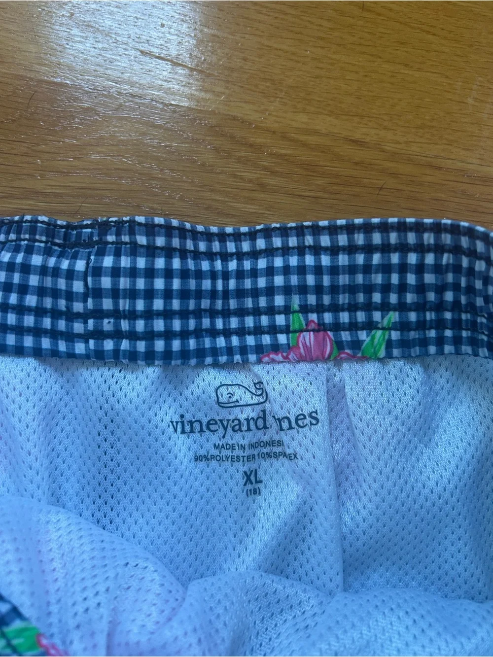 Vineyard Vines Boys XL 18 ( men’s small)  Chappy Bathing Suit